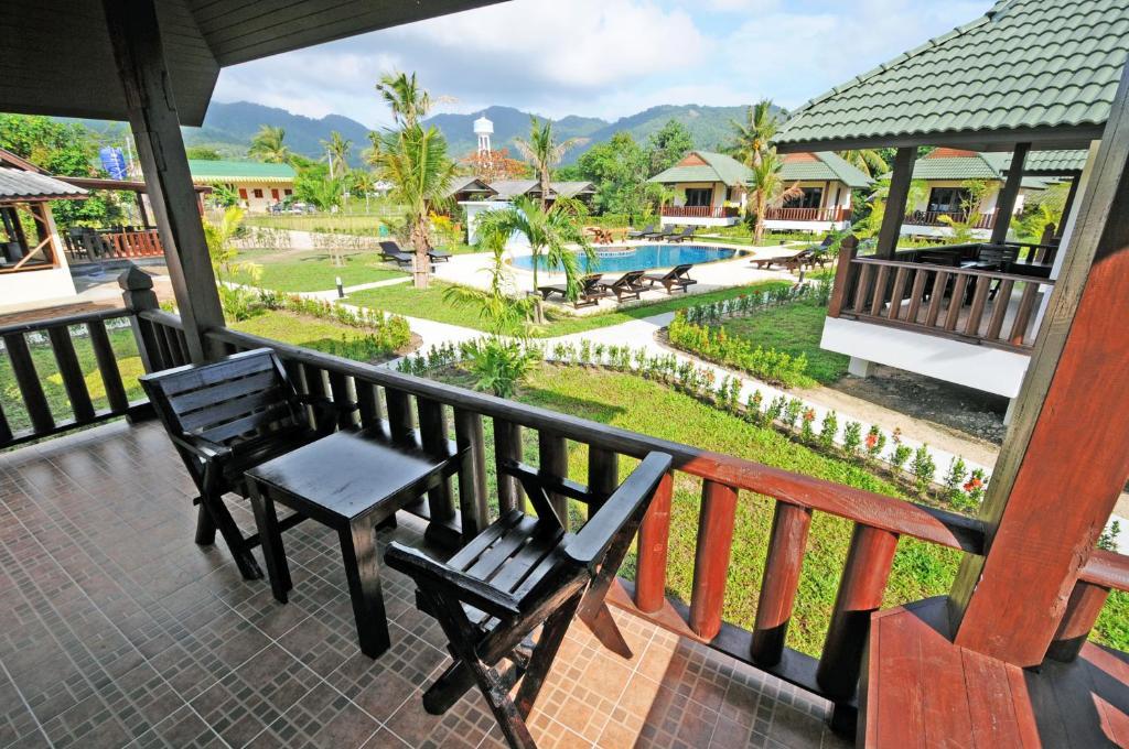 Phatcharee Resort بان تاي الغرفة الصورة