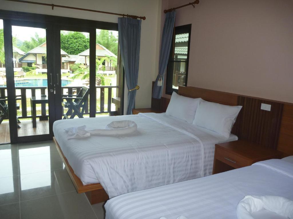 Phatcharee Resort بان تاي الغرفة الصورة