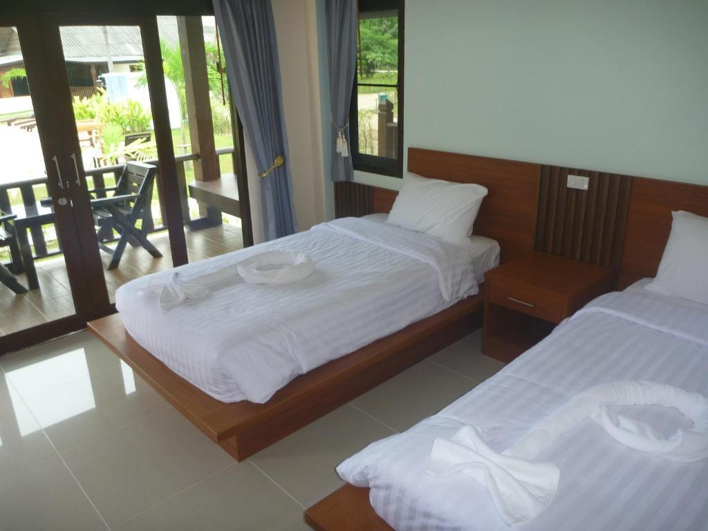 Phatcharee Resort بان تاي الغرفة الصورة