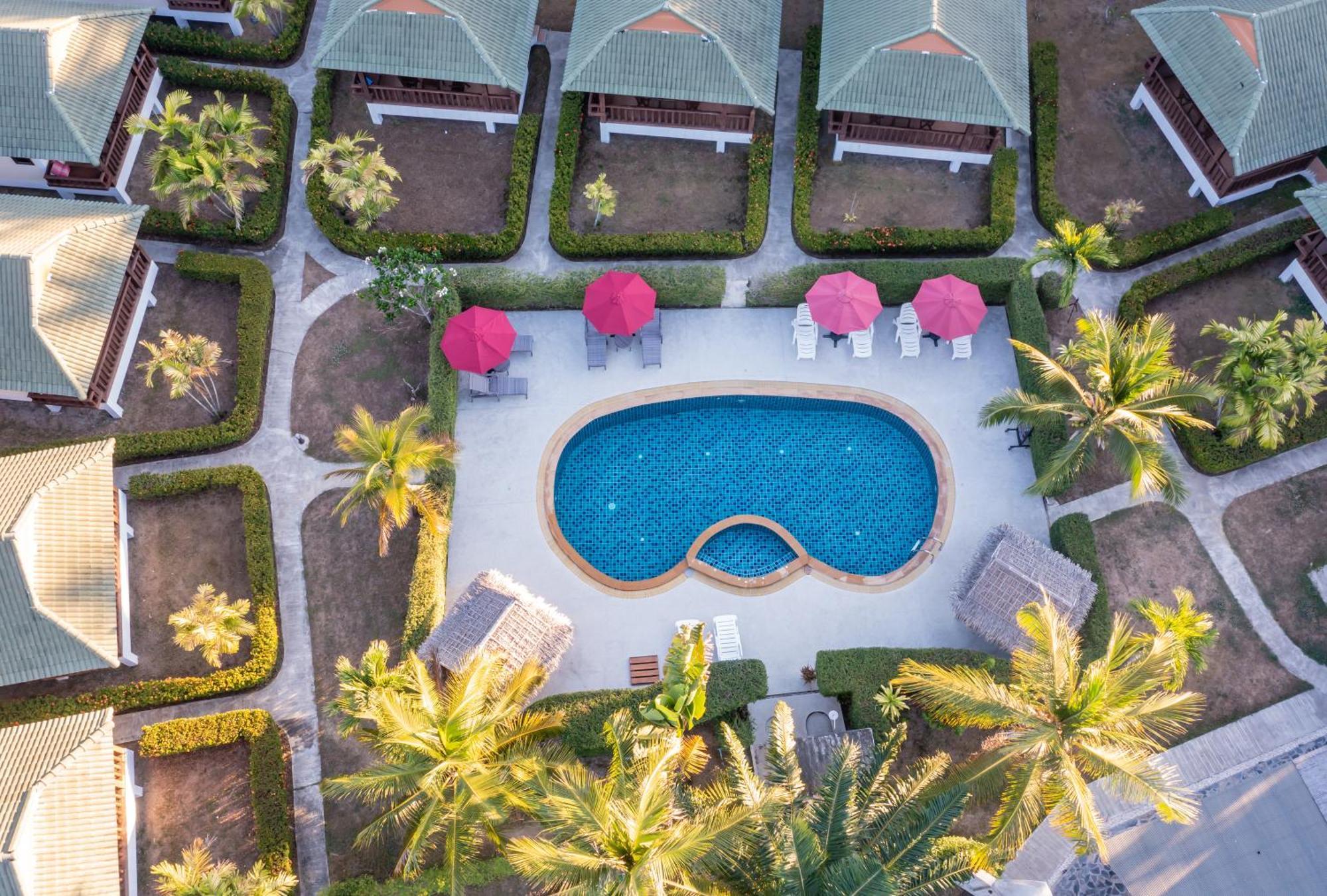 Phatcharee Resort بان تاي المظهر الخارجي الصورة