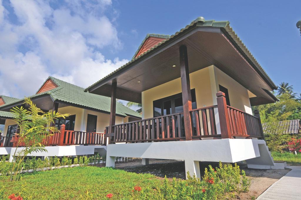 Phatcharee Resort بان تاي الغرفة الصورة